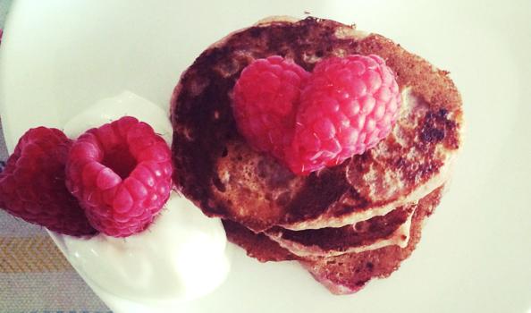 Read more about the article Vegan Raspberry & Peanut Butter Pancakes
